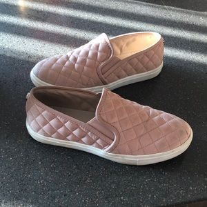 Steve Madden soft pink slip on sneakers/loafers